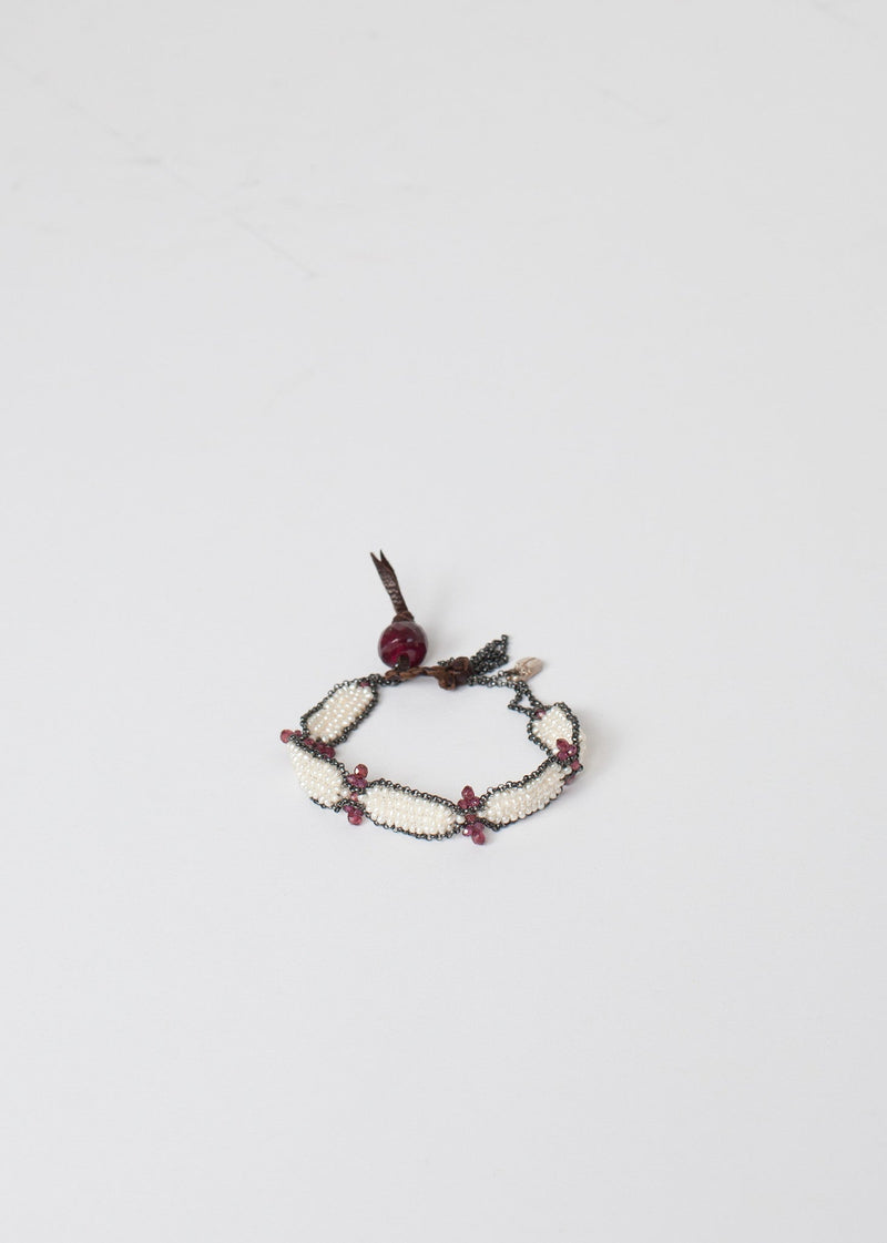 Garnet Bracelet in Frothy Pearl
